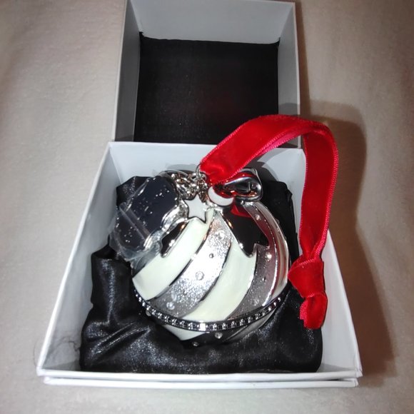 NEW PANDORA 2018 LIMITED EDITION Rockettes Christmas Ornament - Picture 4 of 5